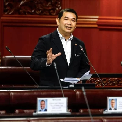 Rafizi berucap pada sesi penggulungan di peringkat Kementerian Ekonomi ketika Mesyuarat Khas Penggal Kedua Parlimen Ke-15 semasa Persidangan Dewan Negara di Bangunan Parlimen hari ini. - Foto Bernama