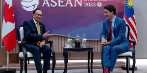 Anwar ketika pertemuan dua hala bersama Trudeau di Jakarta, Indonesia hari ini. - Foto ihsan Facebook Anwar Ibrahim